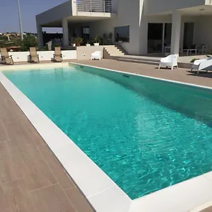 Flo Villa