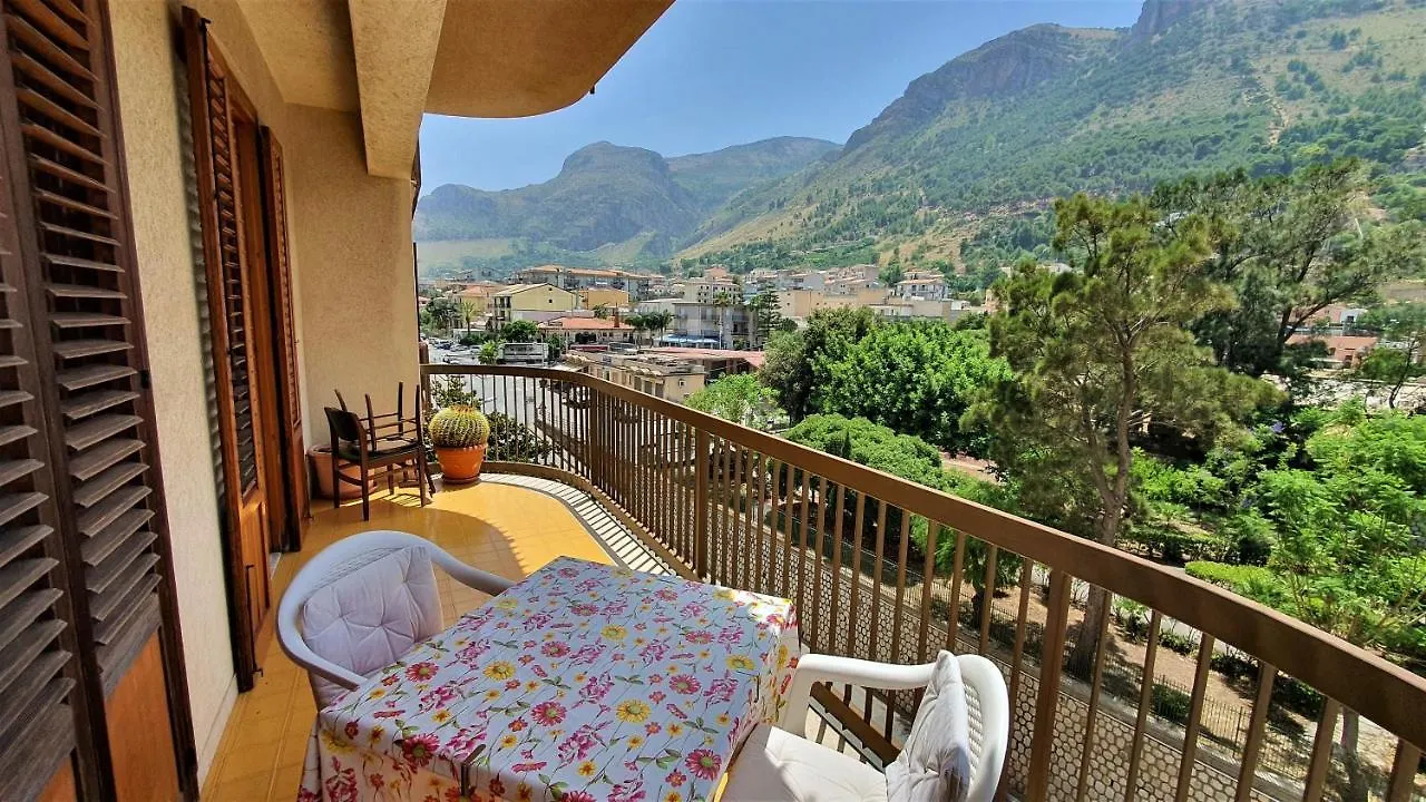 Appartamento Spazioso E Fresco In Punto Strategico. Castellammare del Golfo Apartment